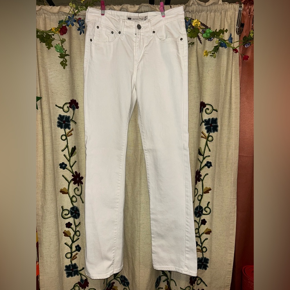 Levi's White Straight Leg Jeans with Elegant Embroidery